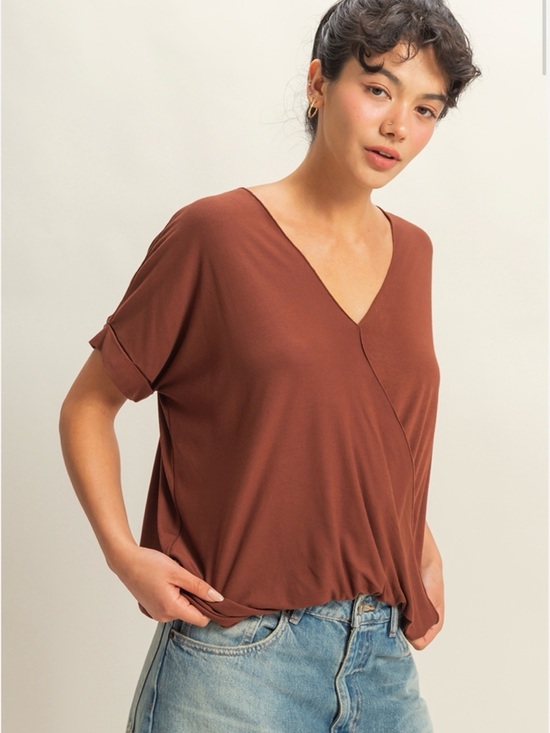 Relaxed V-Neck Short Sleeve Top In Brown - Nwt - Medium